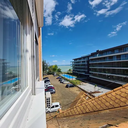 Surman Apartamento Siófok